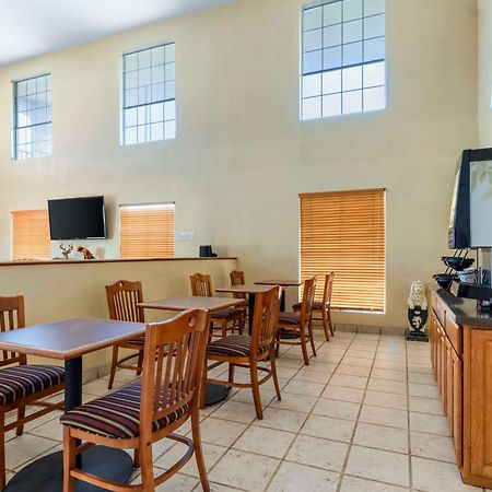 Best Western Executive Inn Hallettsville Esterno foto