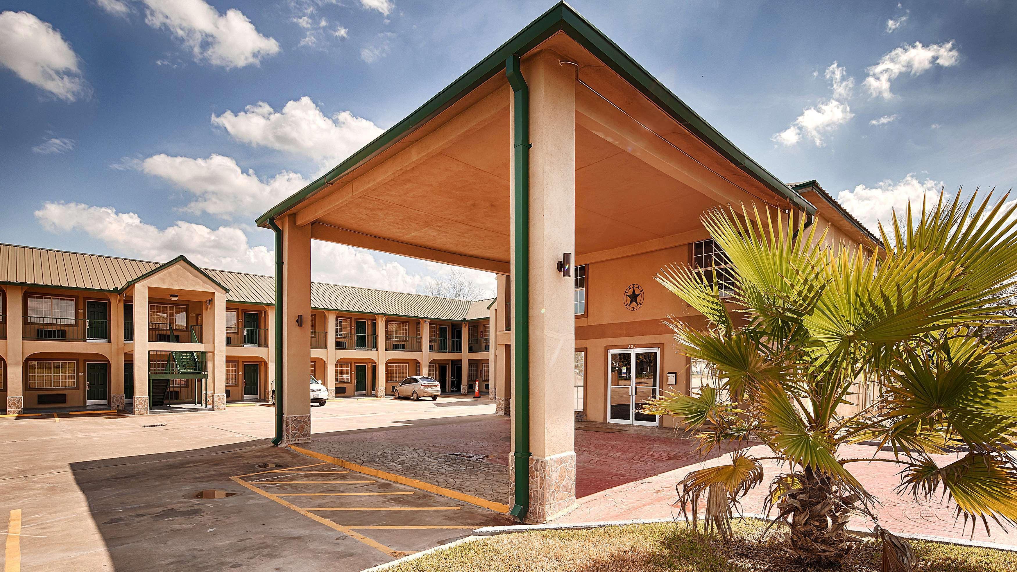 Best Western Executive Inn Hallettsville Esterno foto