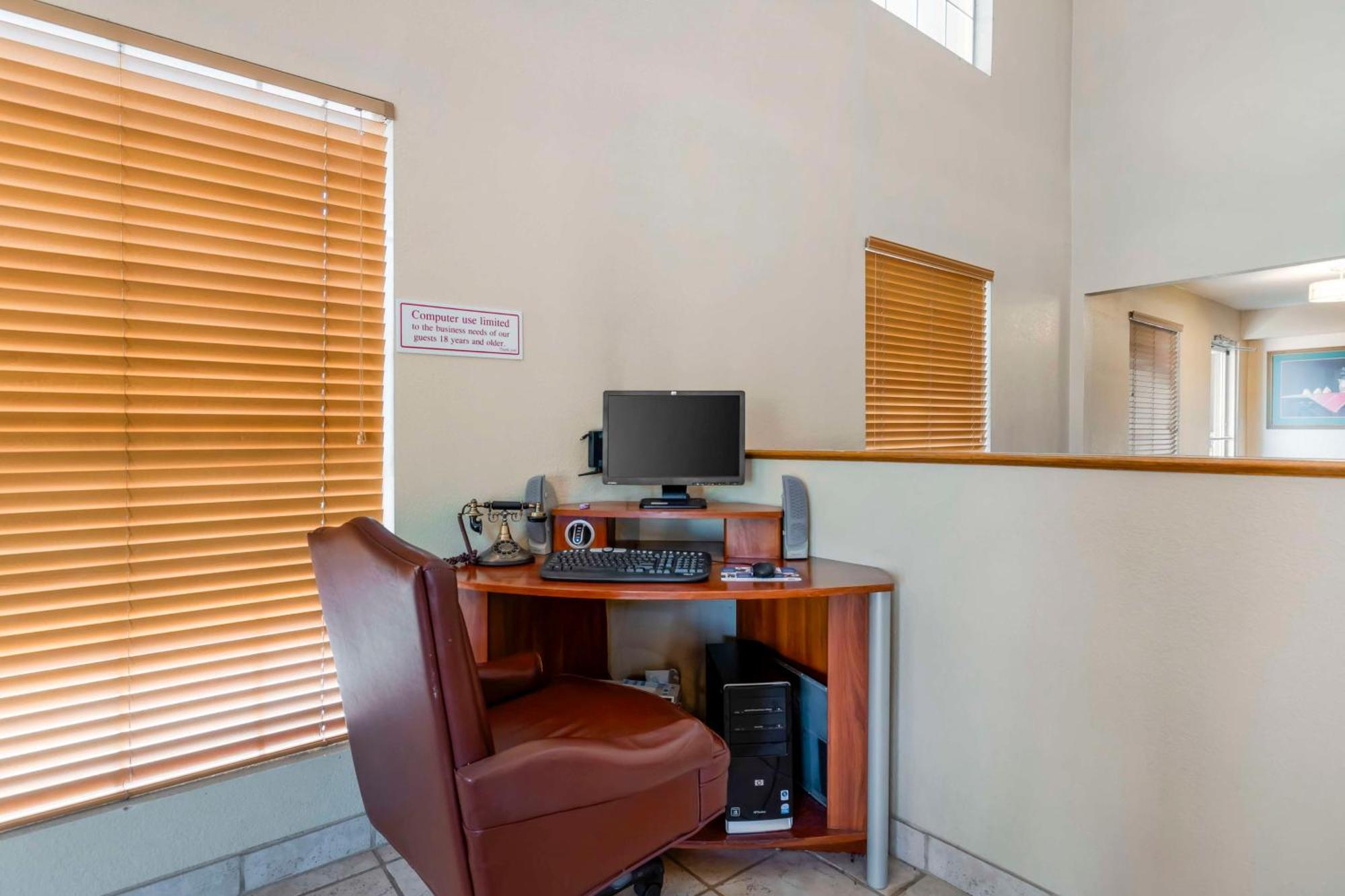 Best Western Executive Inn Hallettsville Esterno foto