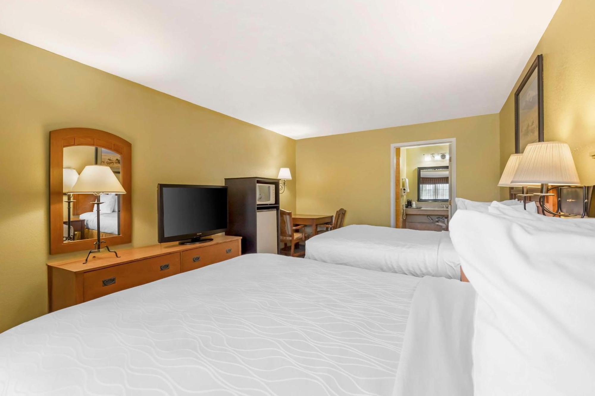 Best Western Executive Inn Hallettsville Esterno foto