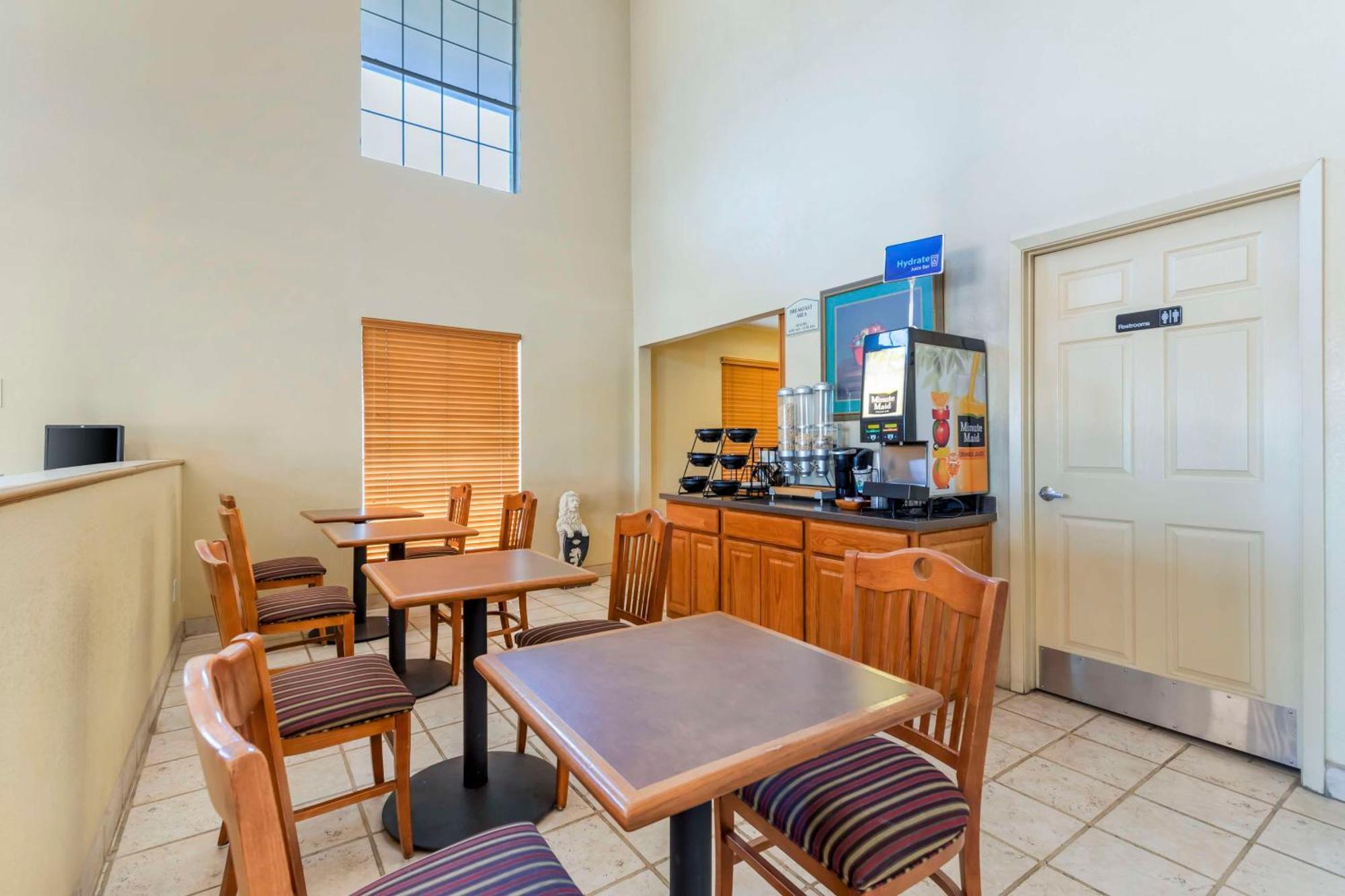 Best Western Executive Inn Hallettsville Esterno foto